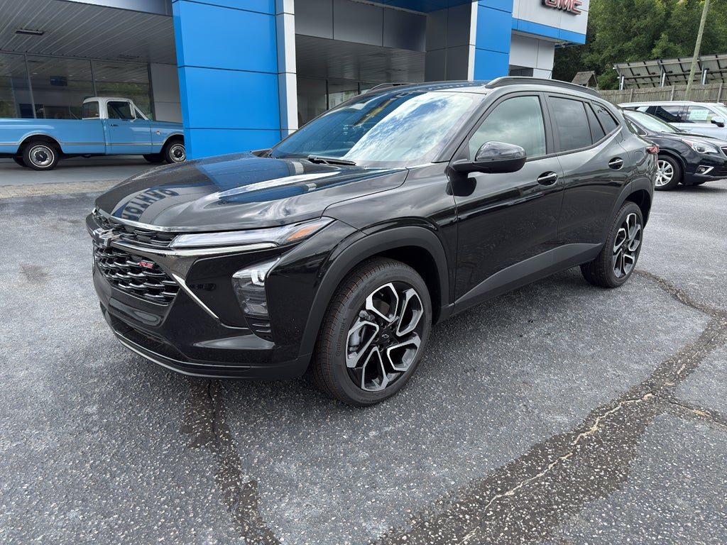 2026 Chevrolet Trax 2RS in Mosaic Black Metallic — front three-quarter view